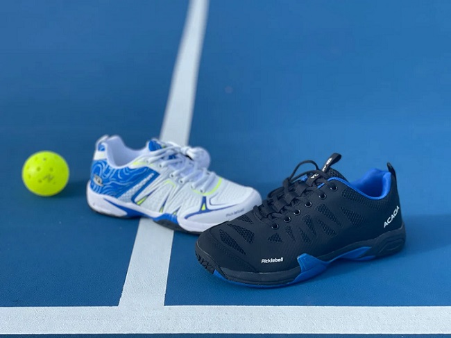 PickleBall shoes for different courts