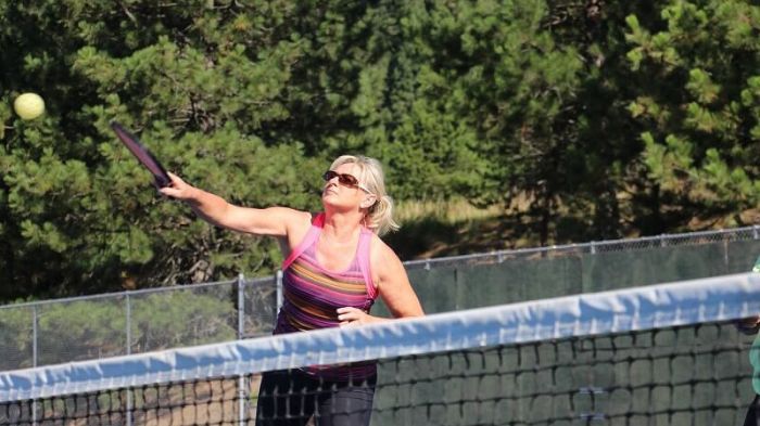 How to Execute an Overhand Stroke in Pickleball