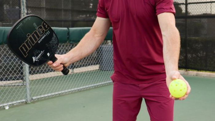Common Mistakes In The Pickleball Ball Hold While Serving In Pickleball