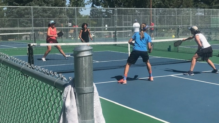 How To Play Doubles Pickleball